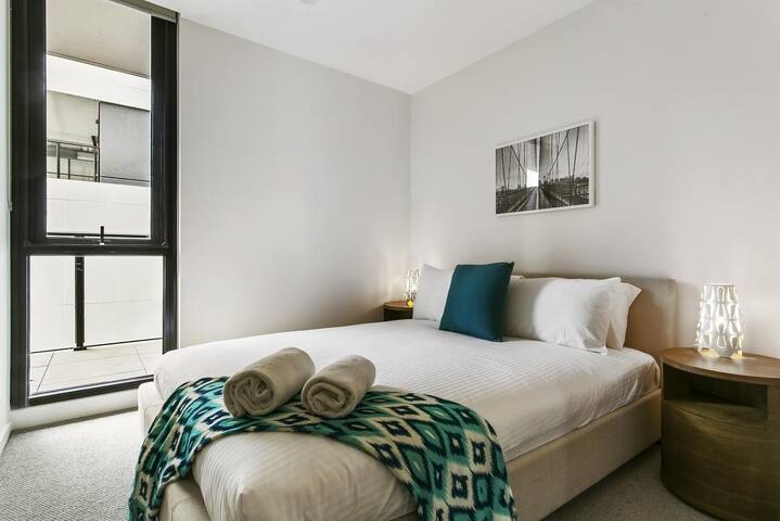 Executive 3 Bedroom Apartment – 2 Night Minimum gallery image 5