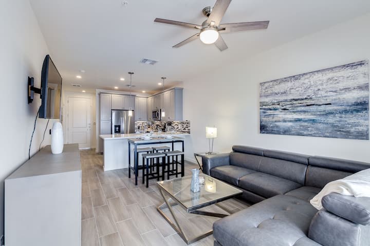 Resort Condo In Chandler. Heated Community Pool! - Chandler, AZ
