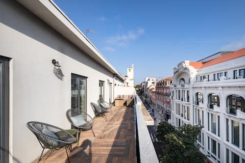 Spectacular 4 Bedroom Apt in the Heart of Oporto