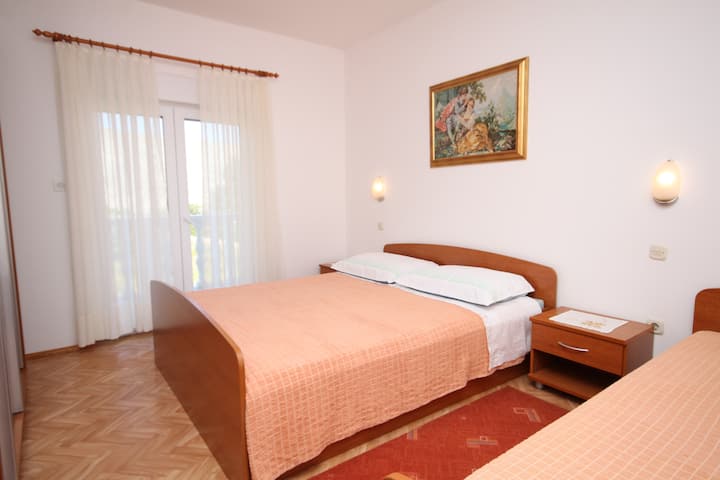 Dhoma e gjumit nr. 2, Sipërfaqja: 14 m²