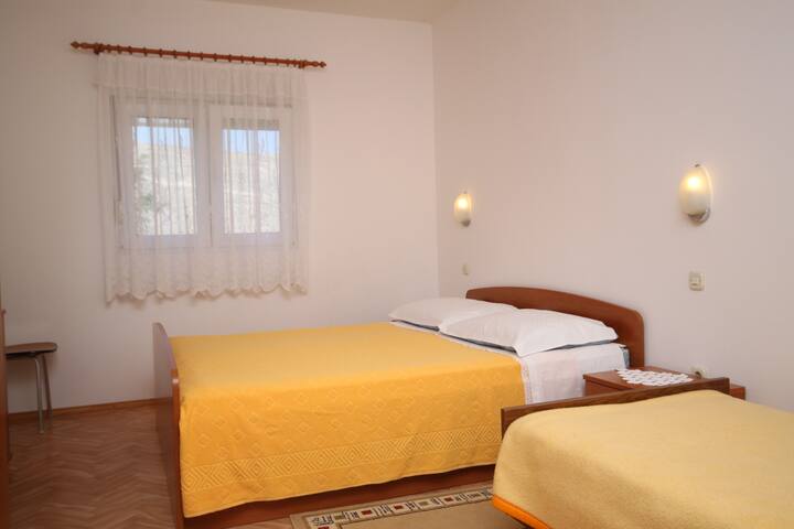 Dhoma e gjumit nr. 3, Sipërfaqja: 15 m²