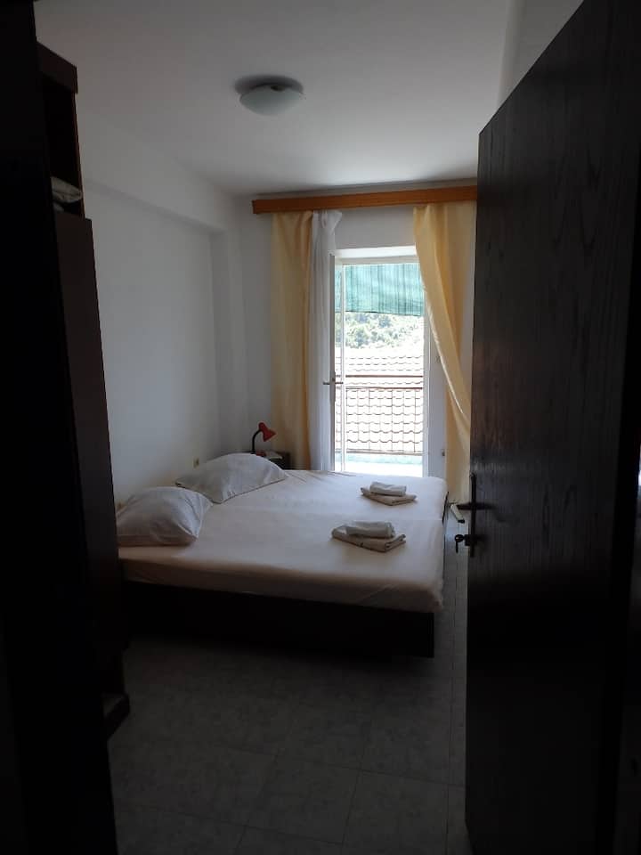 Chumba cha kulala 2, % {bold_end}: 9 mvele