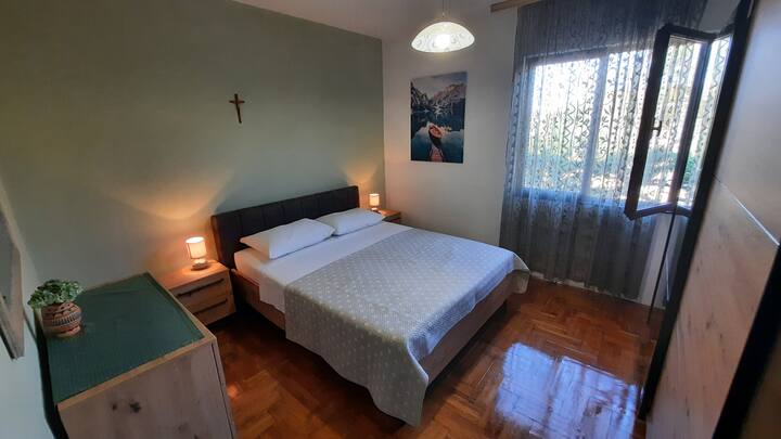 Bedroom 2, Surface: 14 m²