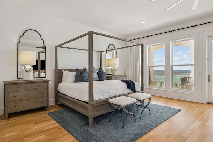 3e étage - Suite principale avec très grand lit face au golfe