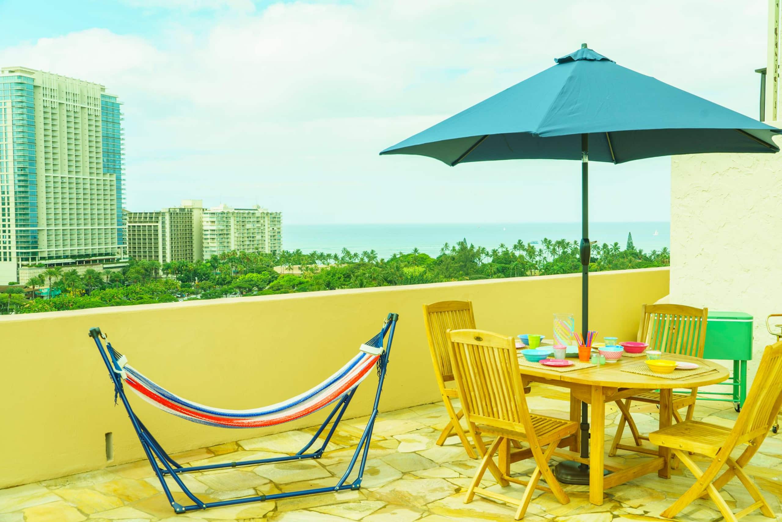 Condo in Honolulu · ★4.69 · 2 bedrooms · 3 beds · 2 shared baths - Image 17