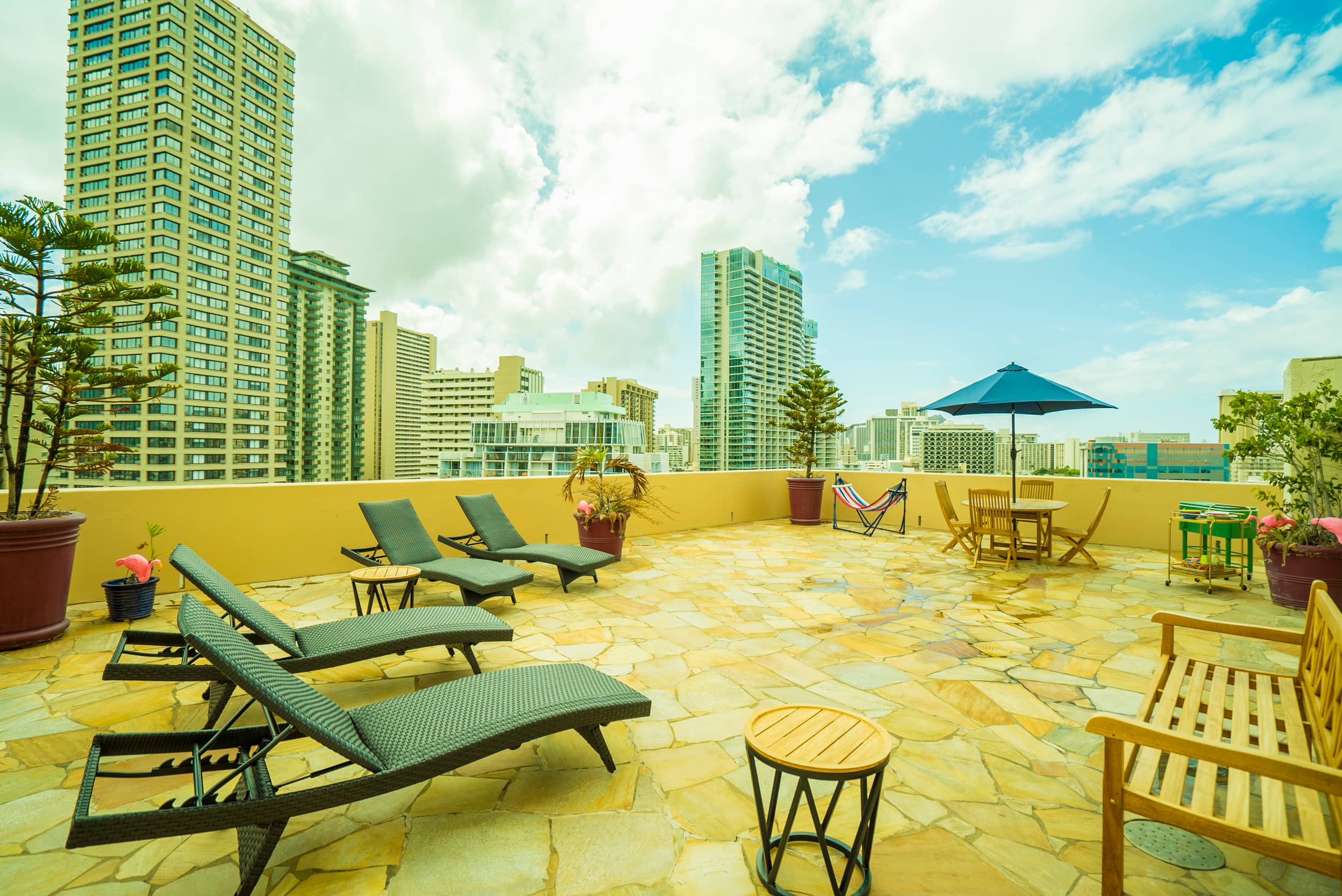 Condo in Honolulu · ★4.69 · 2 bedrooms · 3 beds · 2 shared baths - Image 26