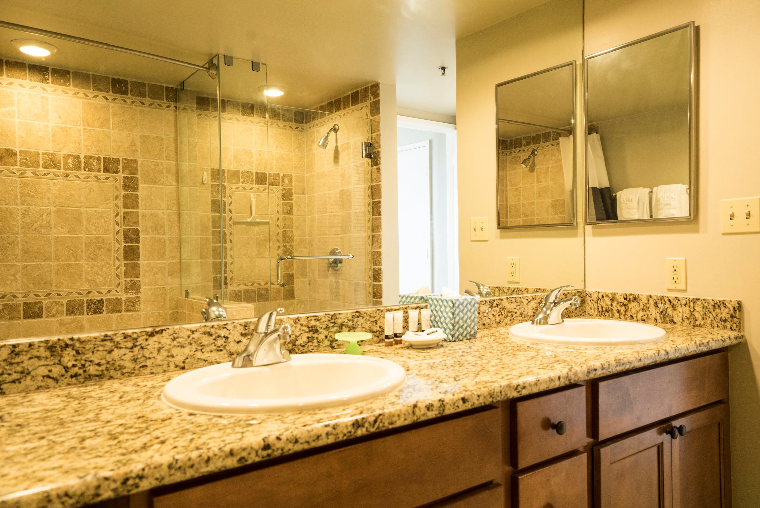 Condo in Honolulu · ★4.69 · 2 bedrooms · 3 beds · 2 shared baths - Image 46