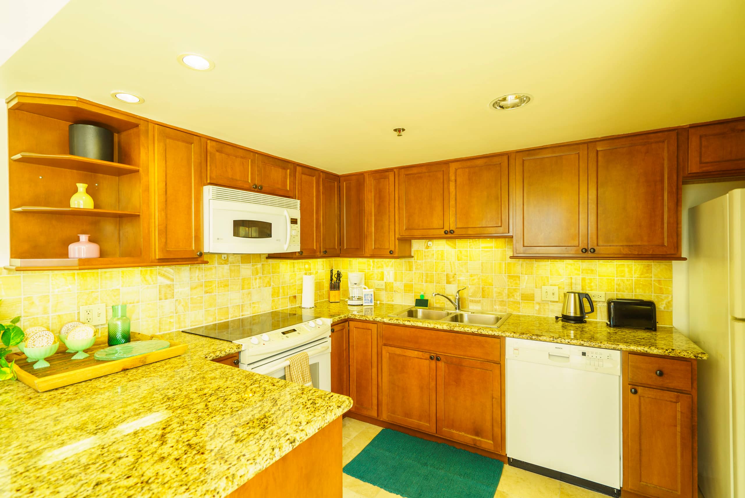 Condo in Honolulu · ★4.69 · 2 bedrooms · 3 beds · 2 shared baths - Image 33