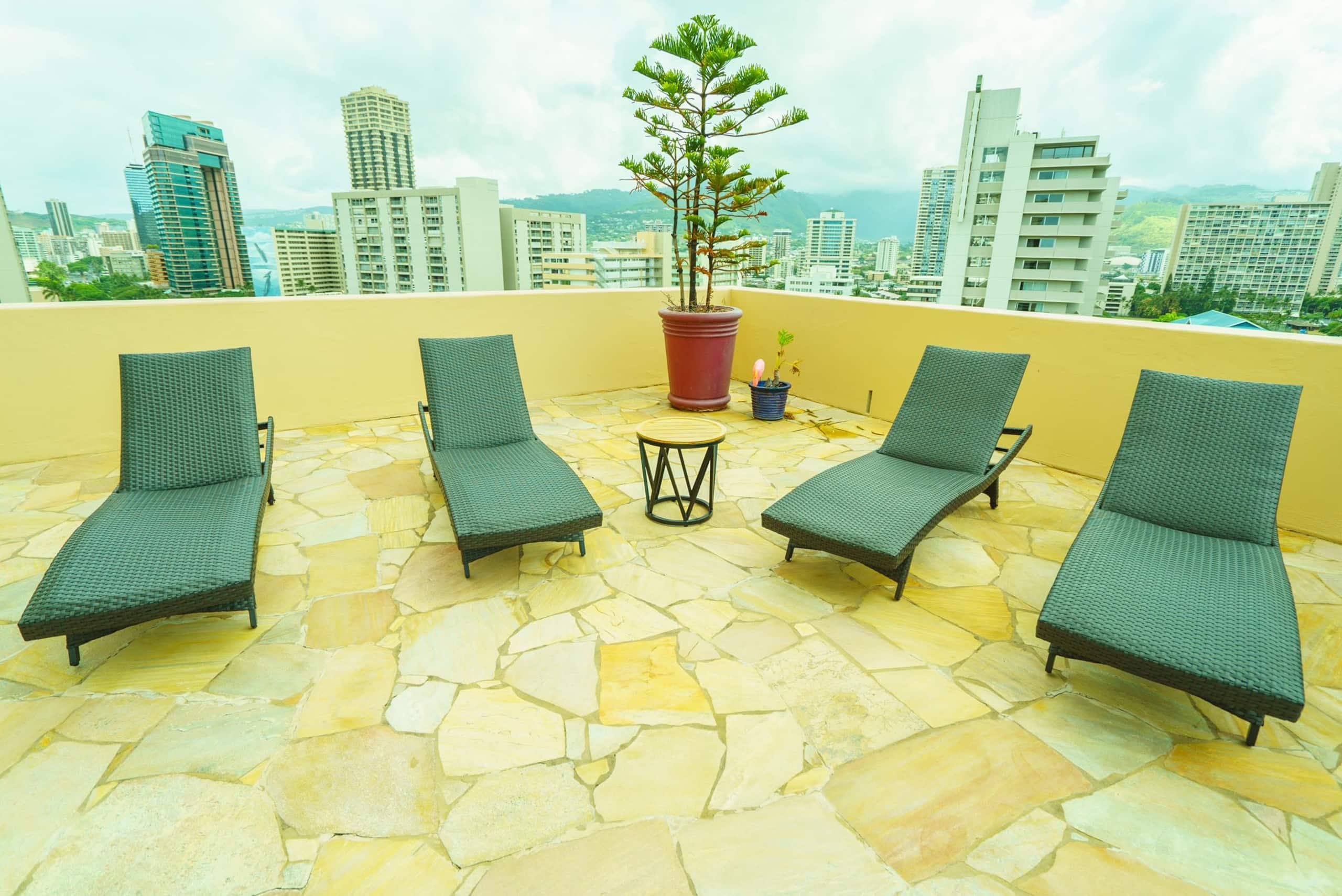 Condo in Honolulu · ★4.69 · 2 bedrooms · 3 beds · 2 shared baths - Image 24