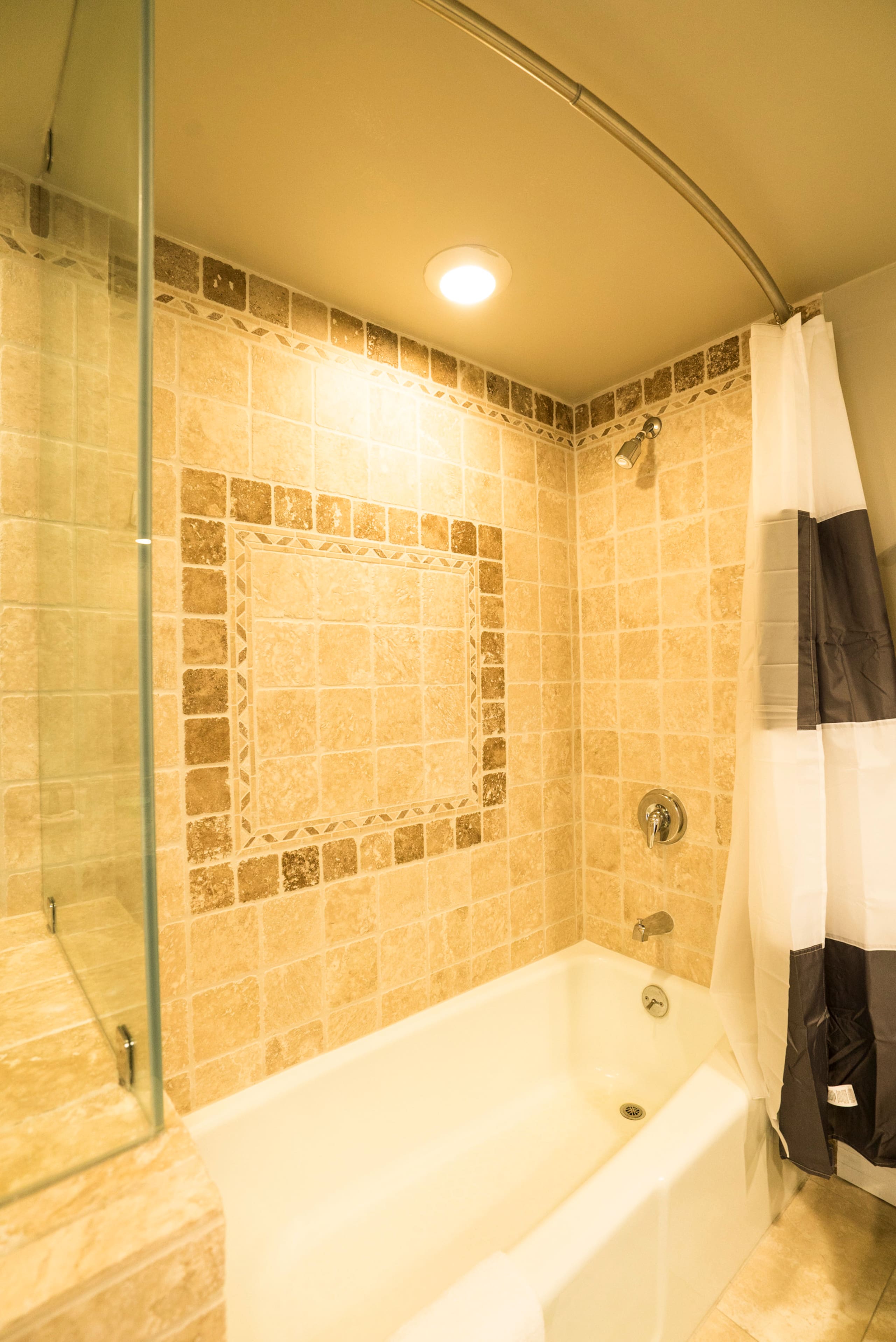 Condo in Honolulu · ★4.69 · 2 bedrooms · 3 beds · 2 shared baths - Image 47