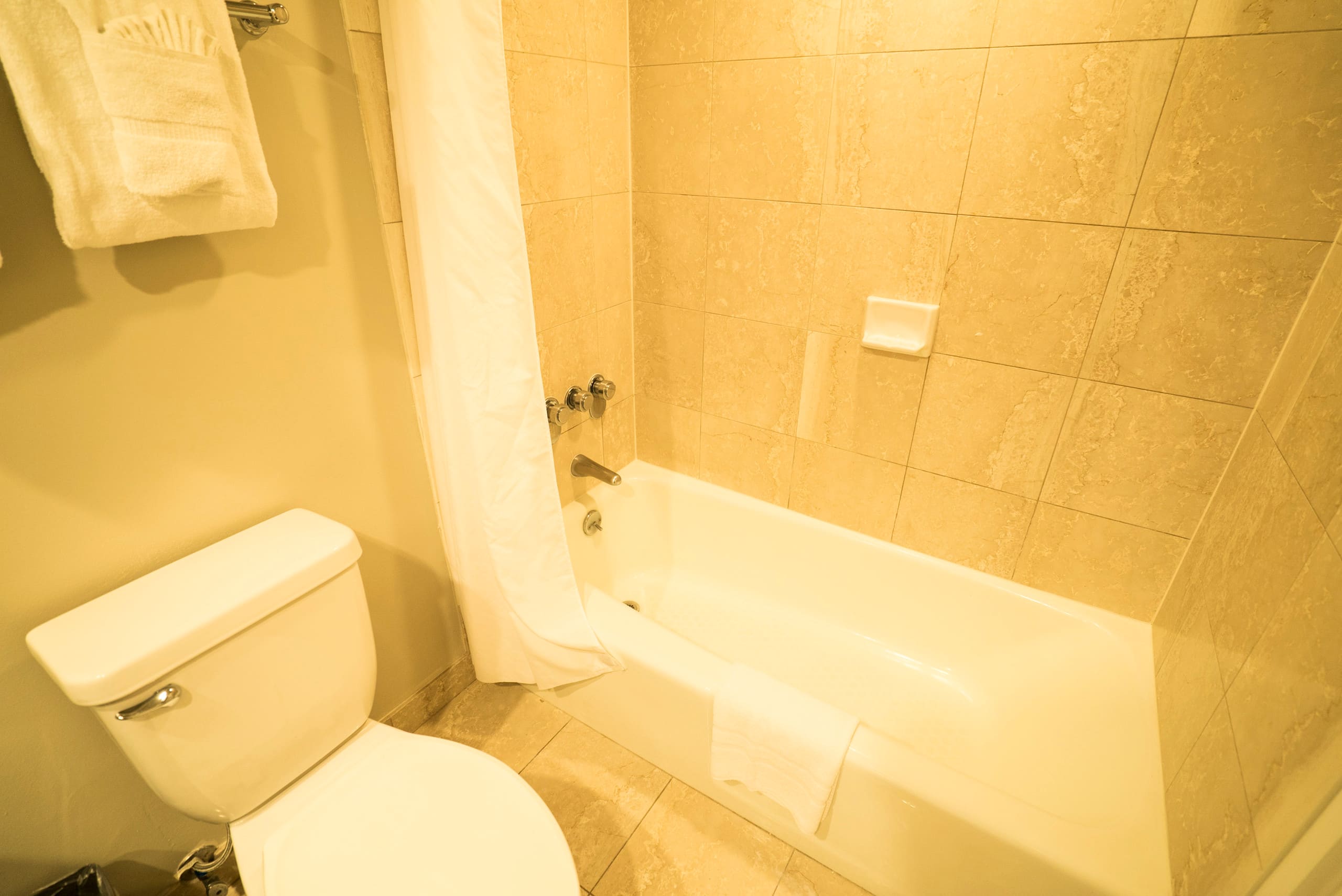 Condo in Honolulu · ★4.69 · 2 bedrooms · 3 beds · 2 shared baths - Image 43