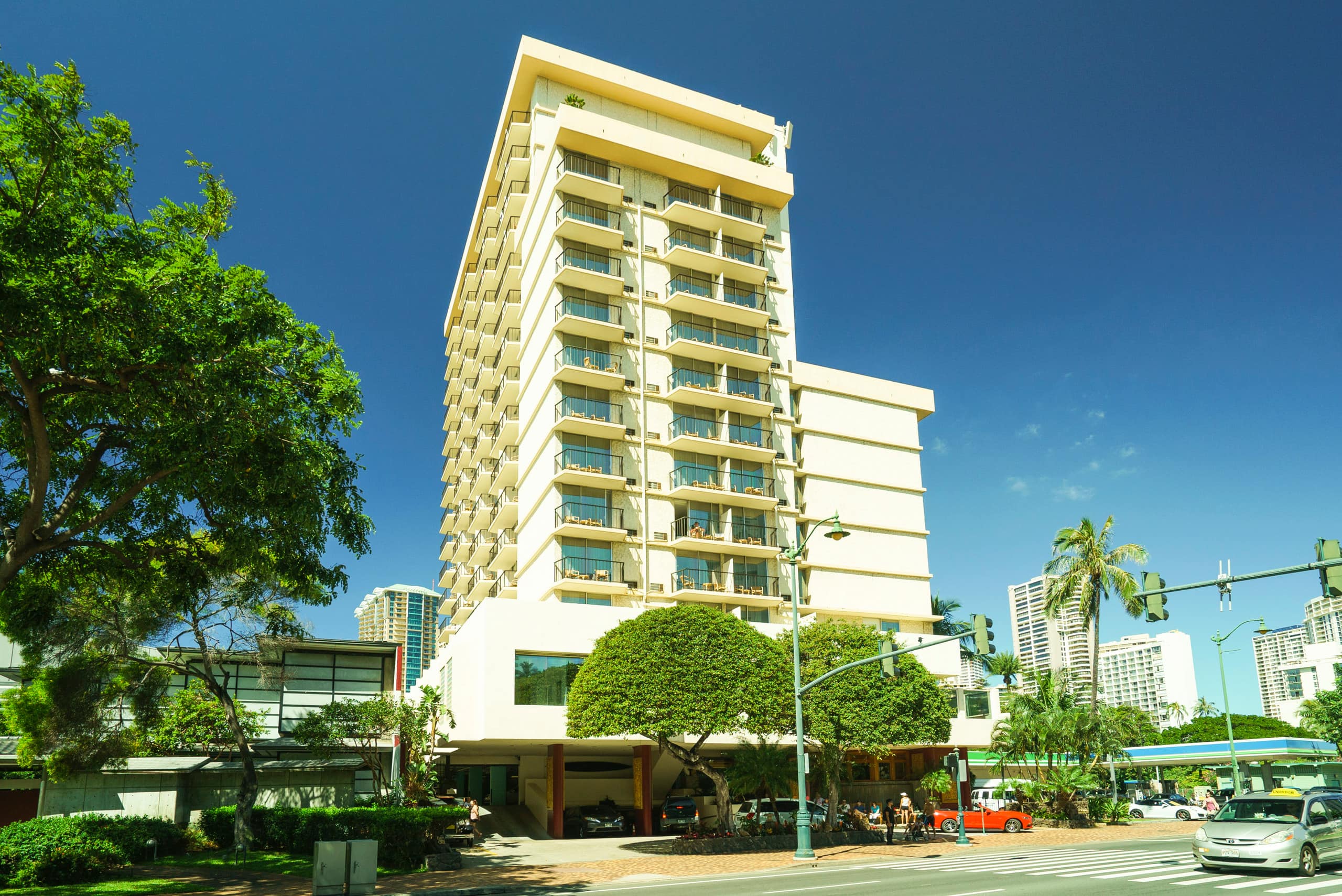 Condo in Honolulu · ★4.69 · 2 bedrooms · 3 beds · 2 shared baths - Image 3