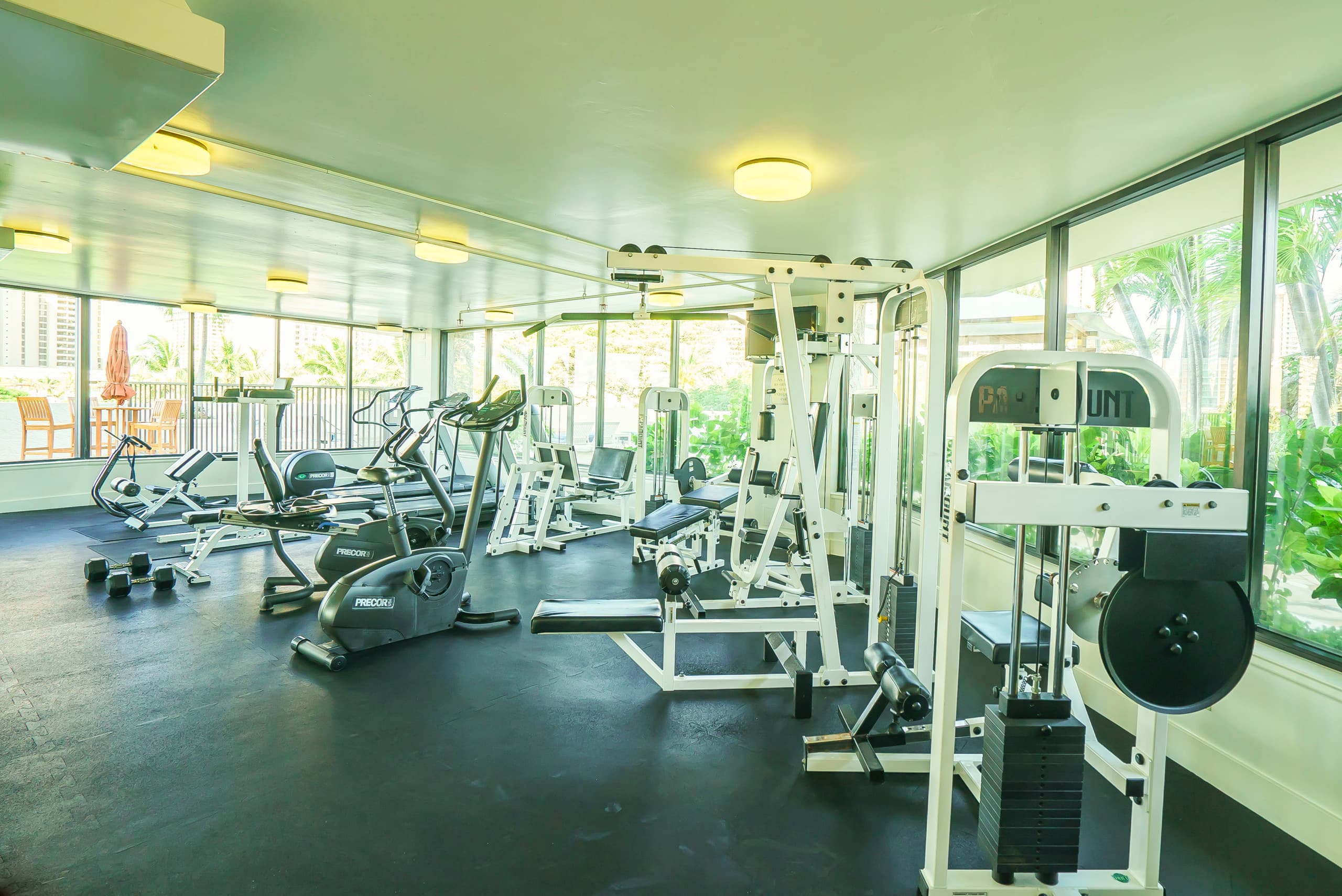 Condo in Honolulu · ★4.69 · 2 bedrooms · 3 beds · 2 shared baths - Image 16