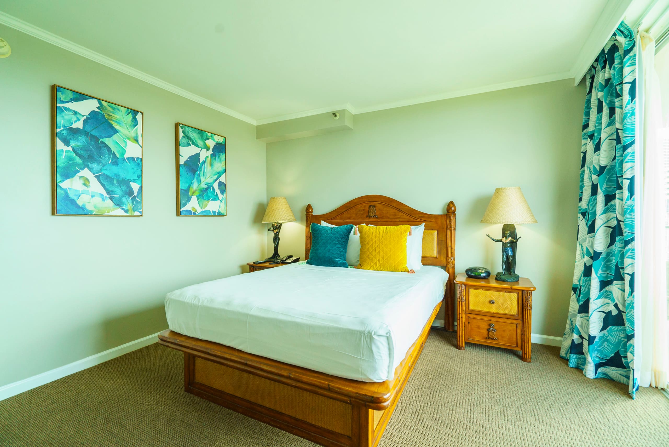 Condo in Honolulu · ★4.69 · 2 bedrooms · 3 beds · 2 shared baths - Image 40