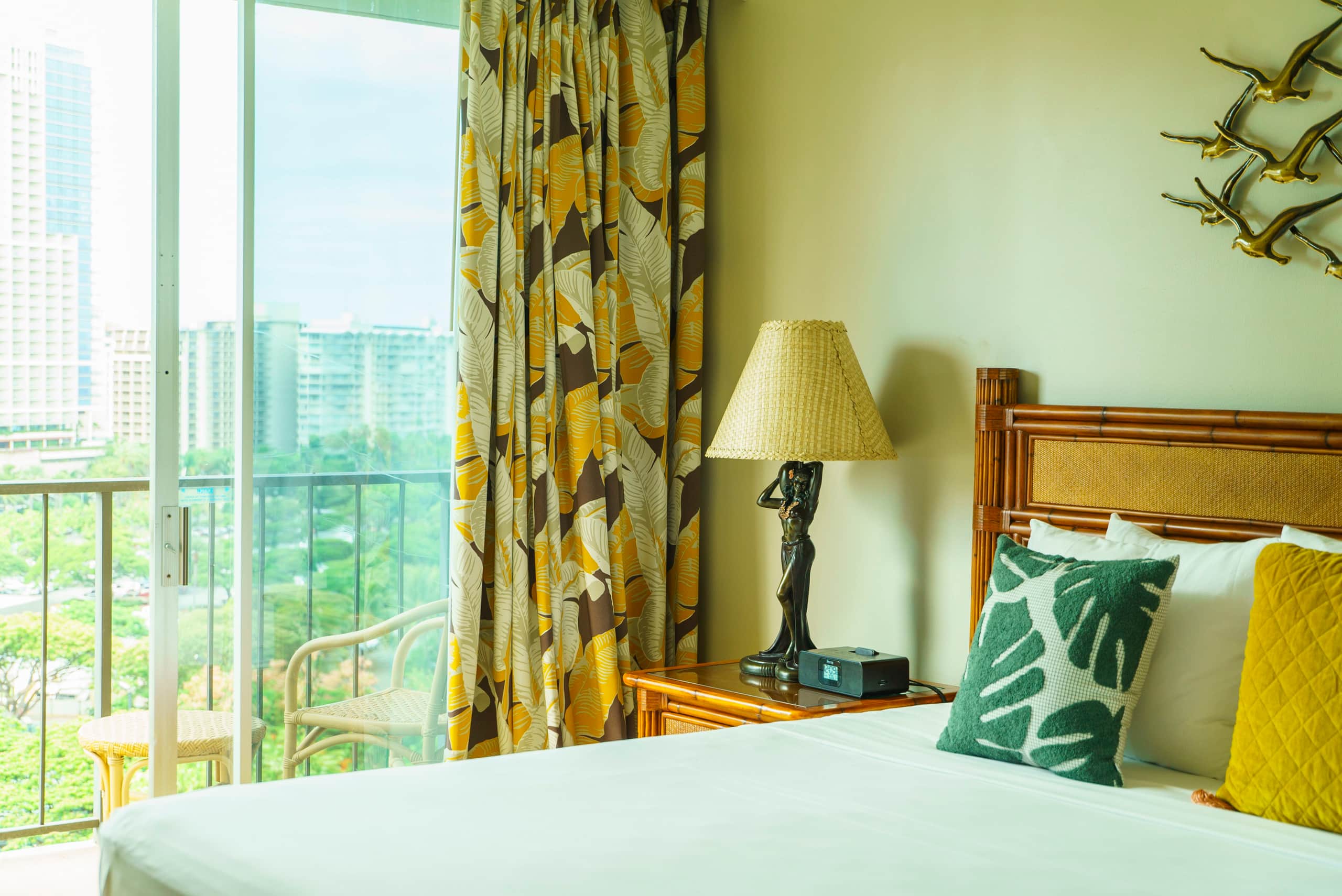 Condo in Honolulu · ★4.69 · 2 bedrooms · 3 beds · 2 shared baths - Image 37