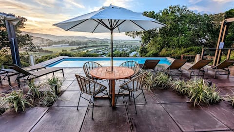Mountaintop - Sauna, Pool, Views!