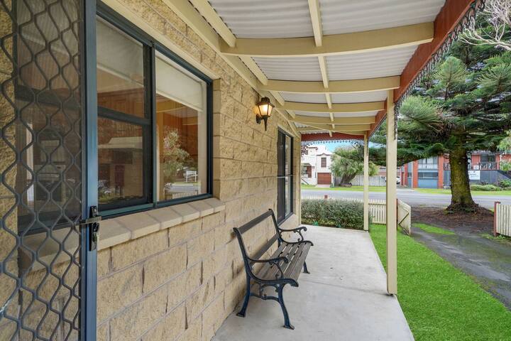 Kurrawa, East Beach Home