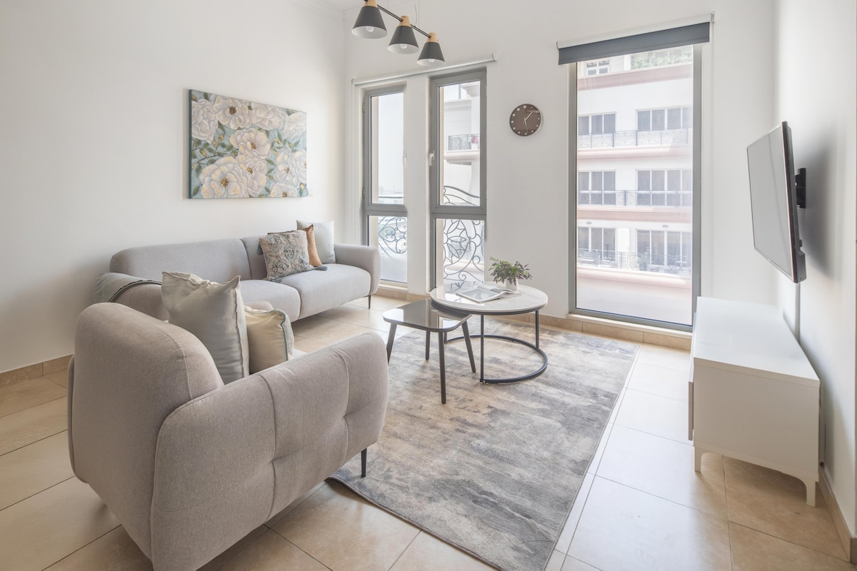 Popular Airbnb listing: Charming 1BR Apartment in Sports City! in Al Hebiah Fourth