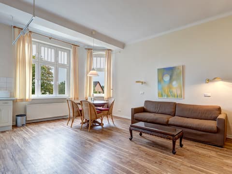 Leistungsstarkes Airbnb: Villa Daheim, Whg. 04 in Loddin