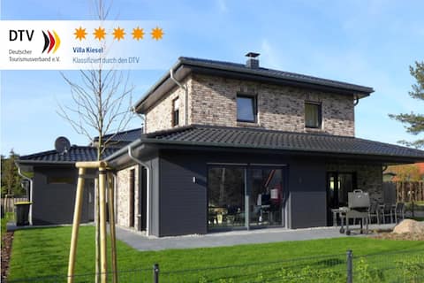 Leistungsstarkes Airbnb: Villa Kiesel in Zempin