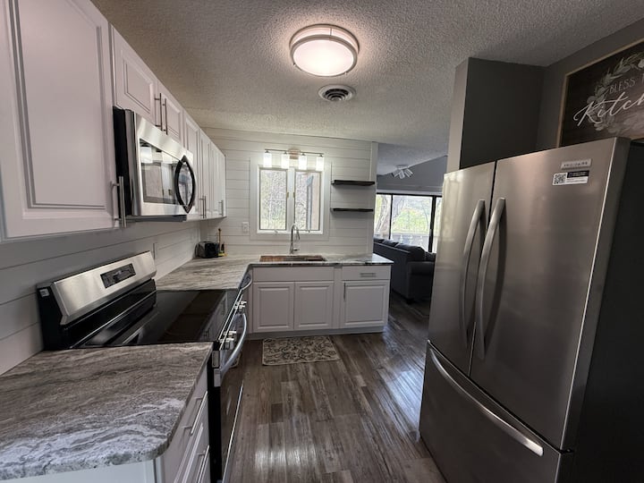 Rivers Edge Condo 101 - Helen, GA