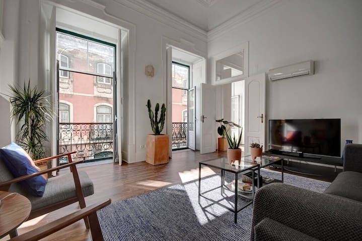 Unique Sao Bento apartment – Ideal for a group gallery image 2
