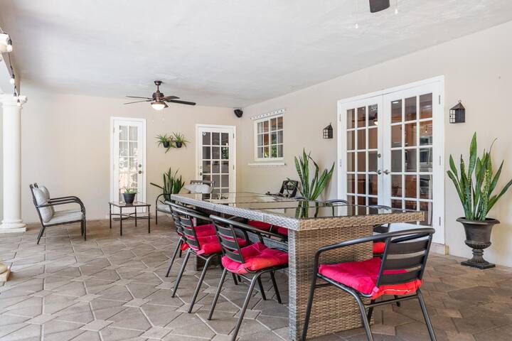 Casa Serena 5/3 for 8-Heated Pool-Jacuzzi- Beach gallery image 2