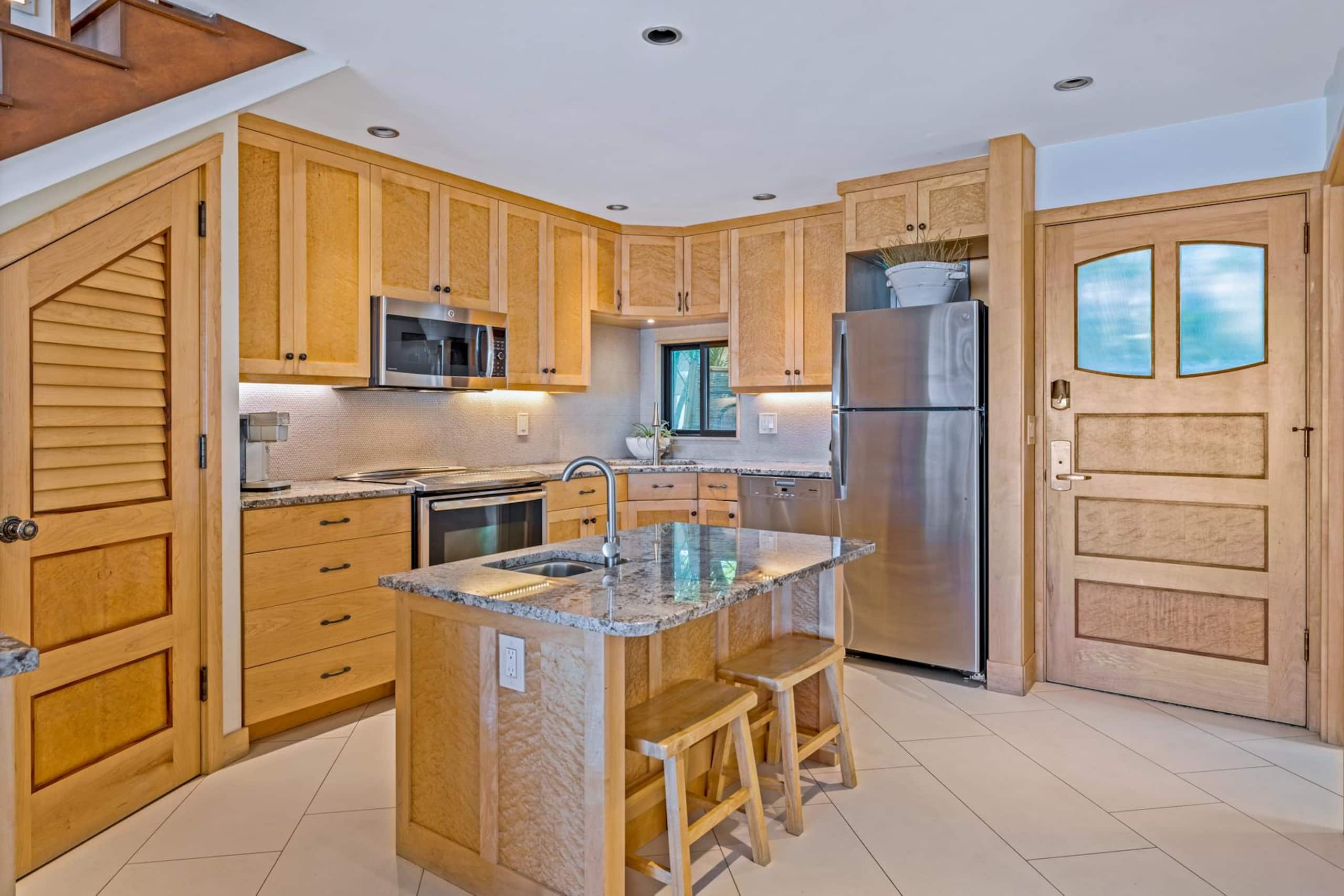 Condo in Lahaina · ★4.93 · 4 bedrooms · 5 beds · 3 baths - Image 3