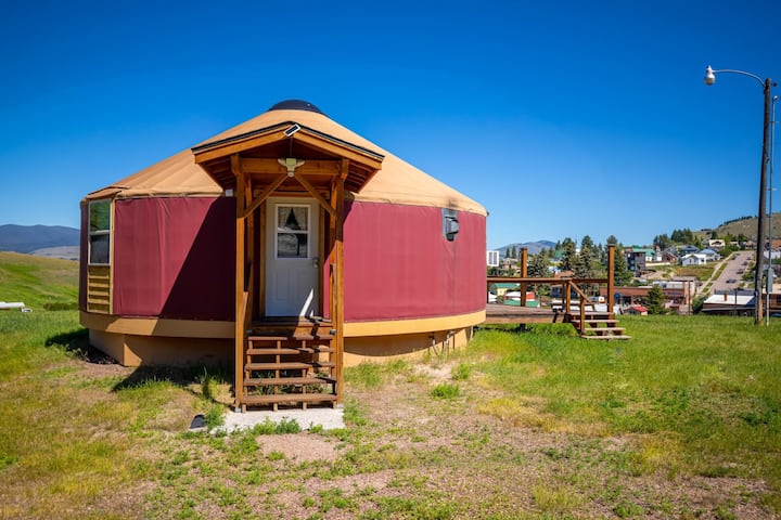 The Burg Yurt - Historic Downtown Philipsburg