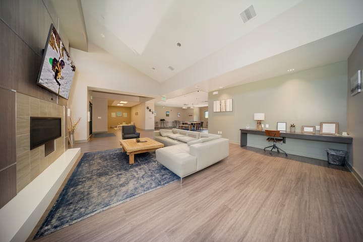 StayWinterPark Hi Country Haus Club House Lounge area