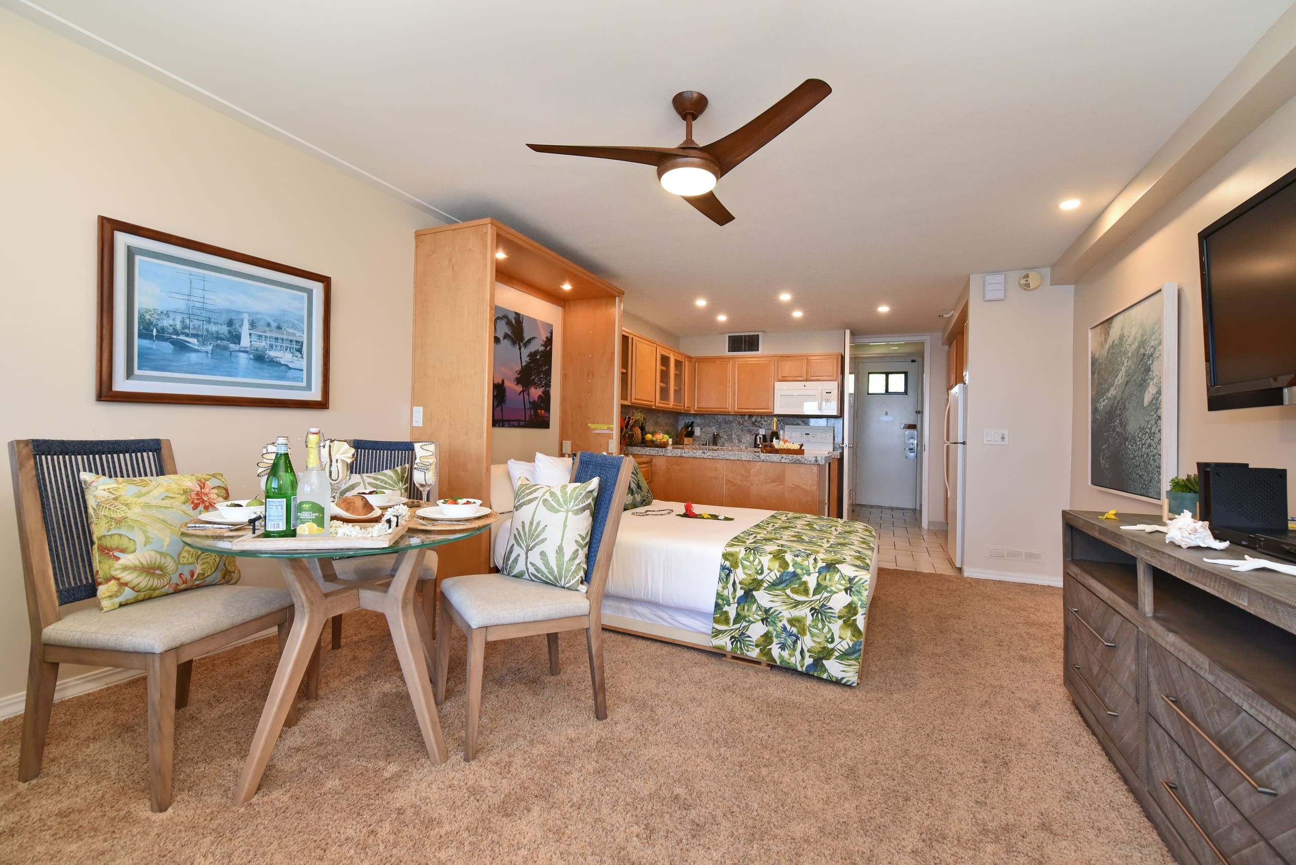 Condo in Lahaina · ★4.58 · 1 bedroom · 2 beds · 1 private bath - Image 15