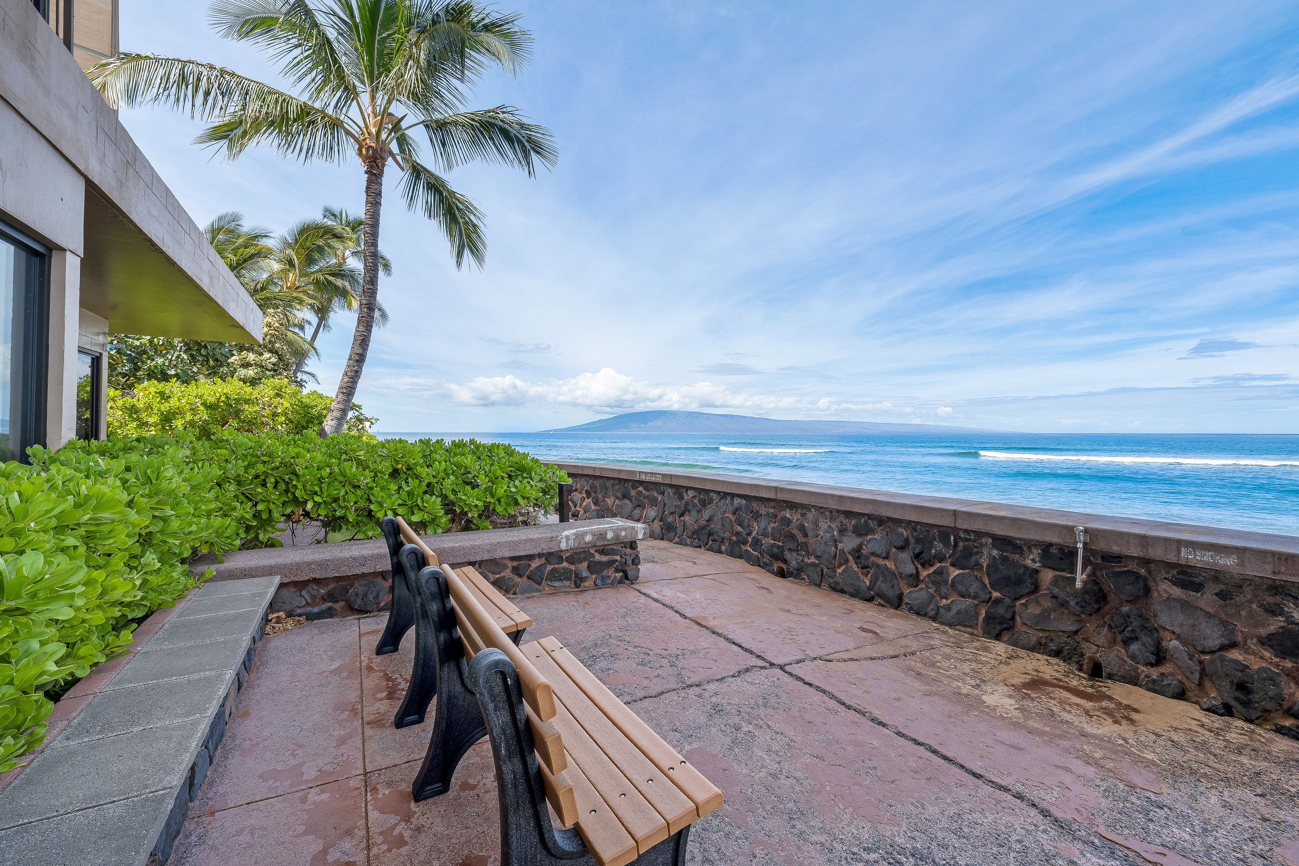 Condo in Lahaina · ★4.58 · 1 bedroom · 2 beds · 1 private bath - Image 36