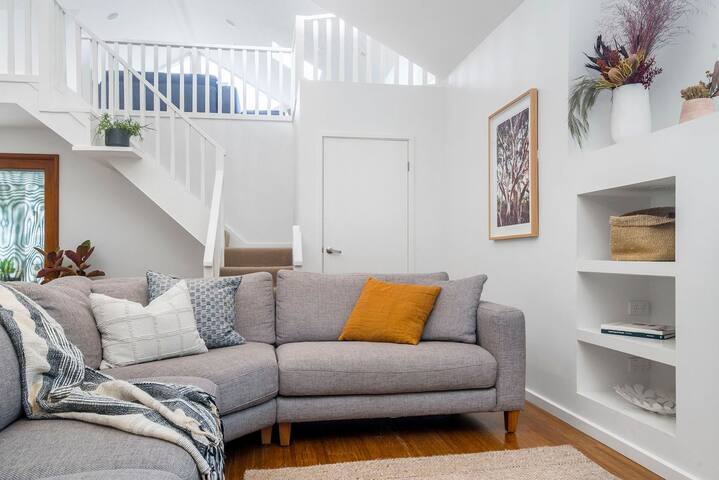 Beachcomber Blue – beachfront villa with pool gallery image 4