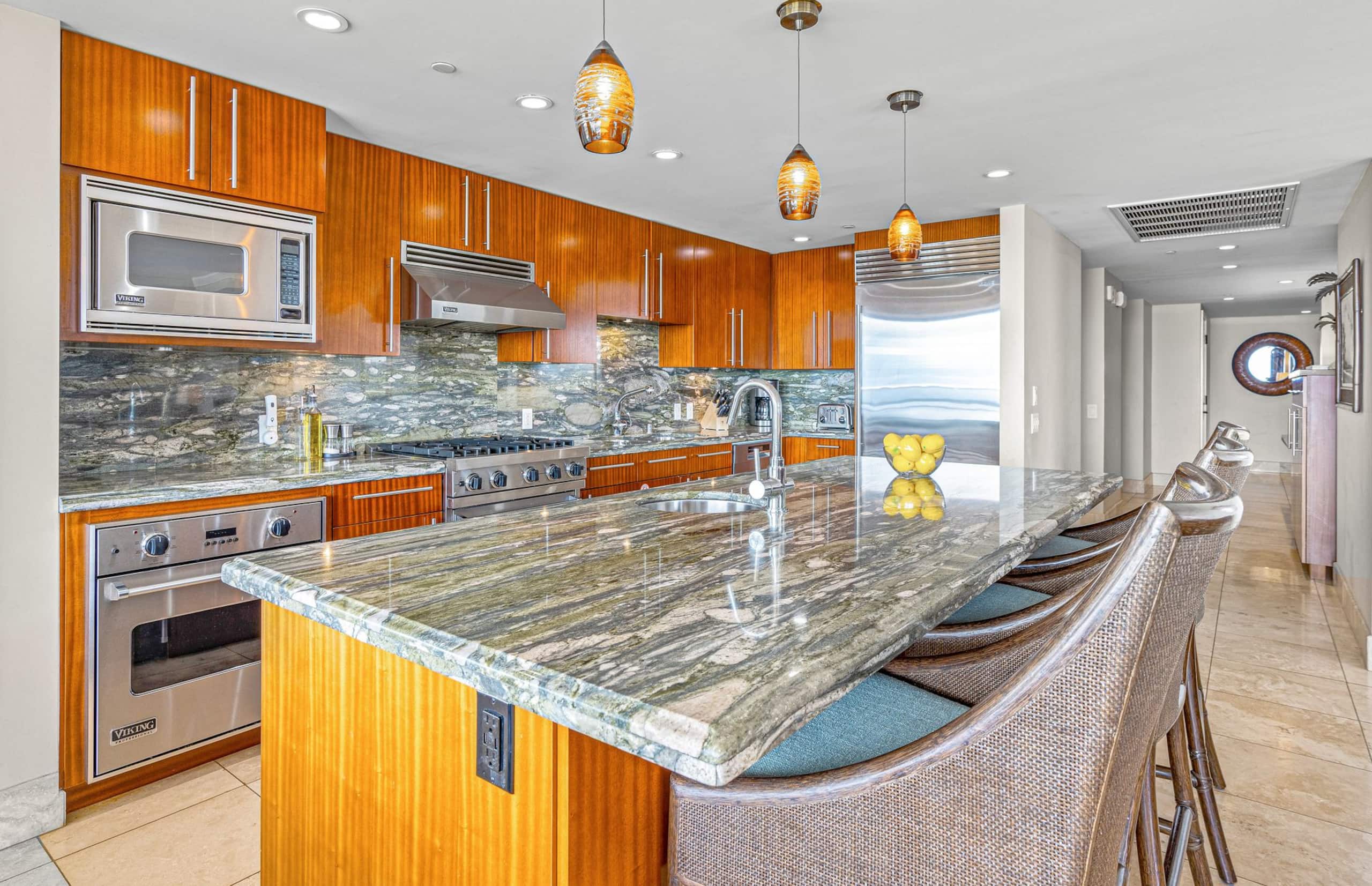 Condo in Lahaina · ★5.0 · 3 bedrooms · 3 beds · 3 baths - Image 7