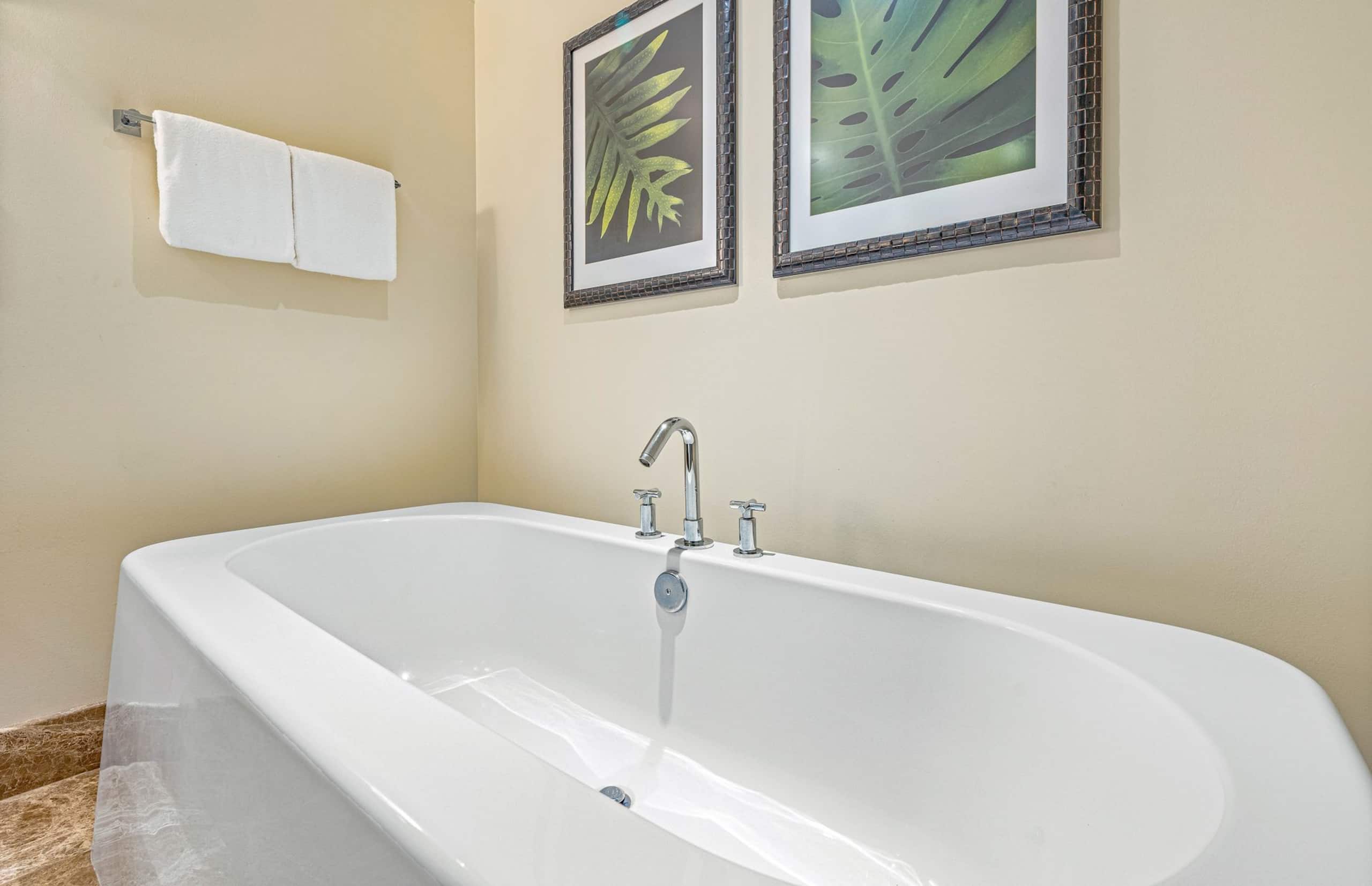 Condo in Lahaina · ★5.0 · 3 bedrooms · 3 beds · 3 baths - Image 25