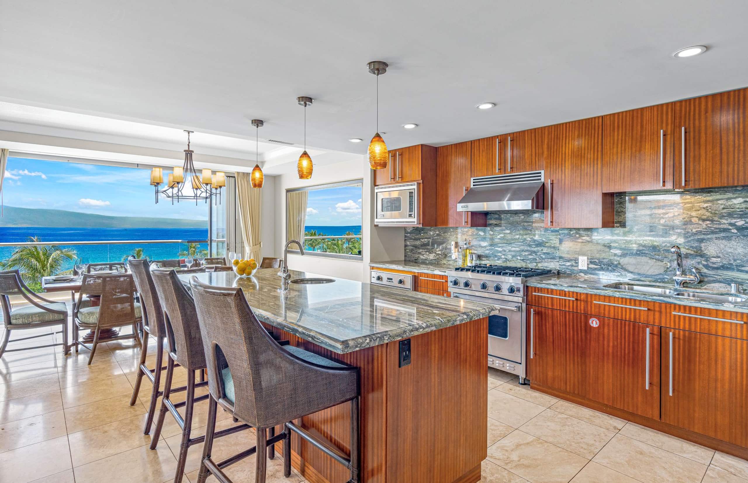 Condo in Lahaina · ★5.0 · 3 bedrooms · 3 beds · 3 baths - Image 6