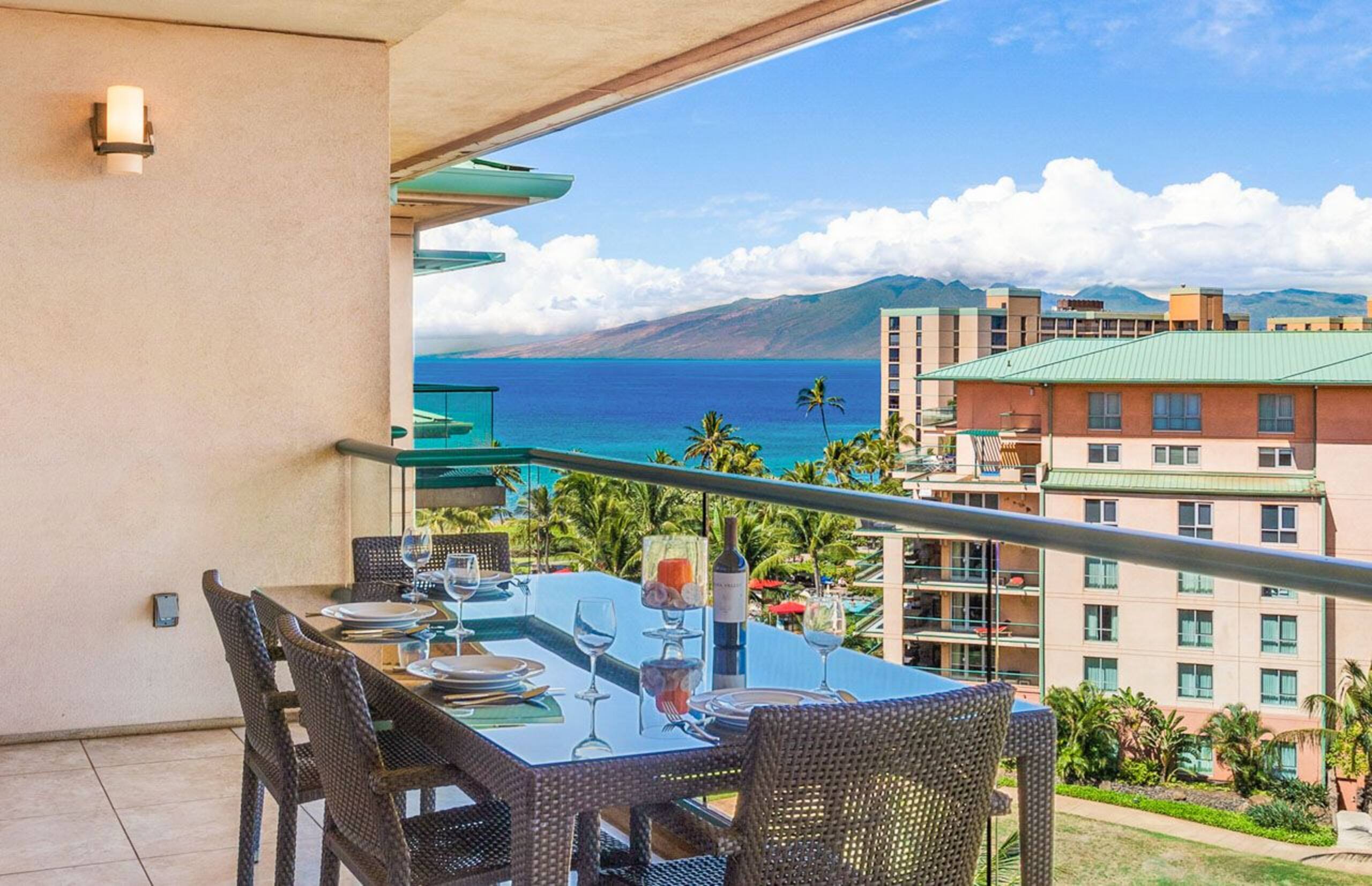 Condo in Lahaina · ★4.64 · 1 bedroom · 2 beds · 1 bath - Image 2