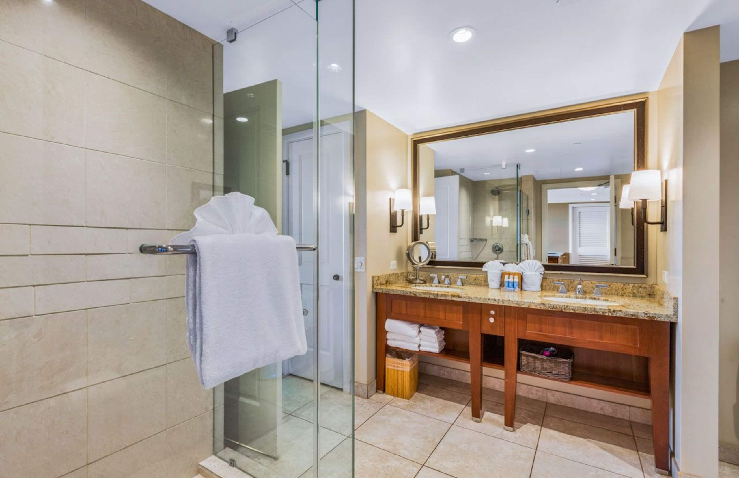 Condo in Lahaina · ★4.64 · 1 bedroom · 2 beds · 1 bath - Image 18