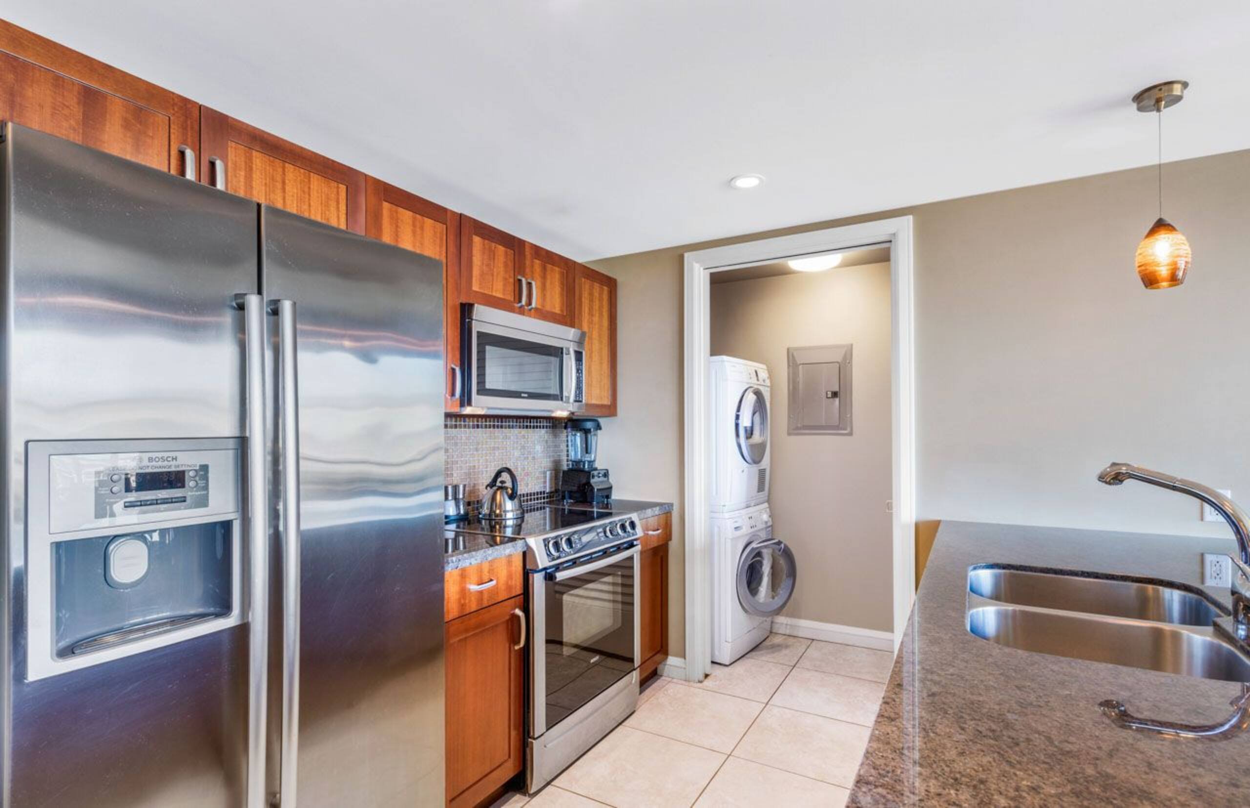 Condo in Lahaina · ★4.64 · 1 bedroom · 2 beds · 1 bath - Image 13