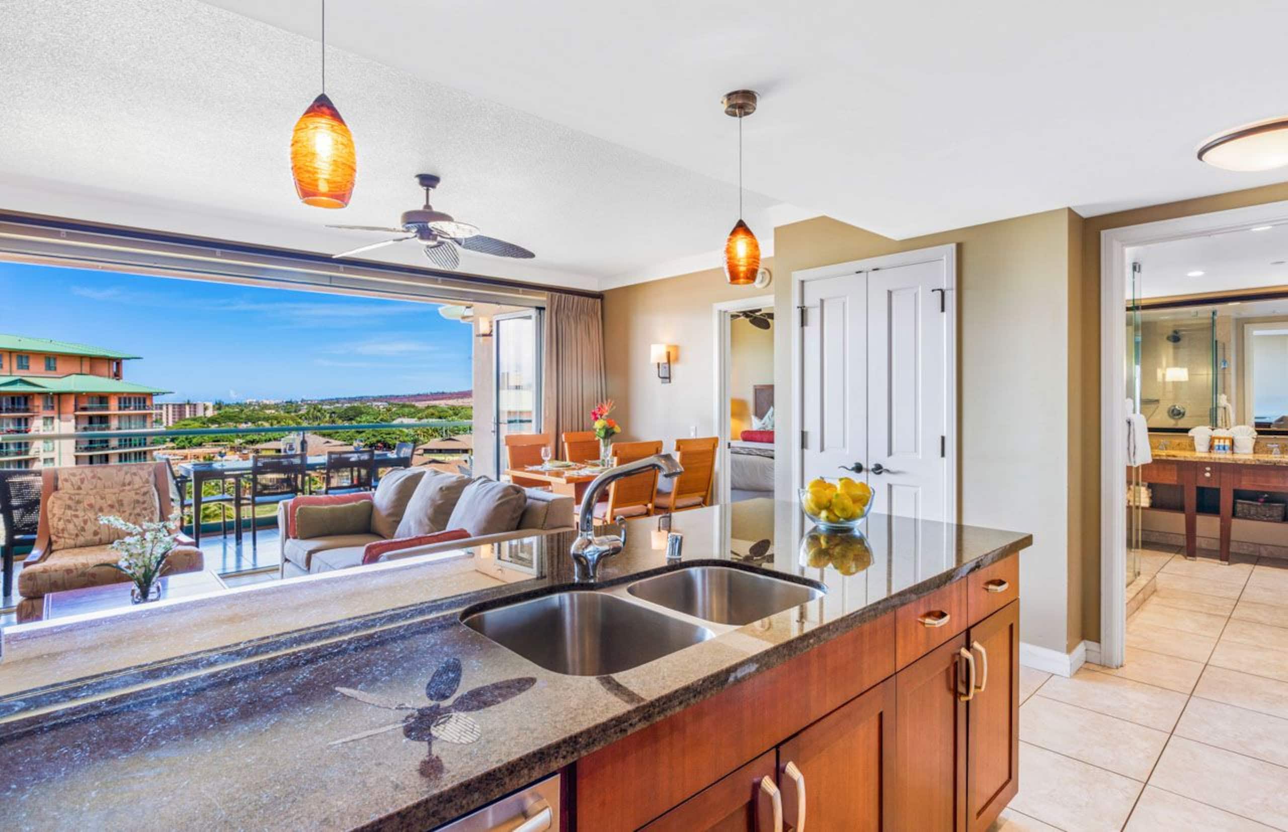 Condo in Lahaina · ★4.64 · 1 bedroom · 2 beds · 1 bath - Image 6