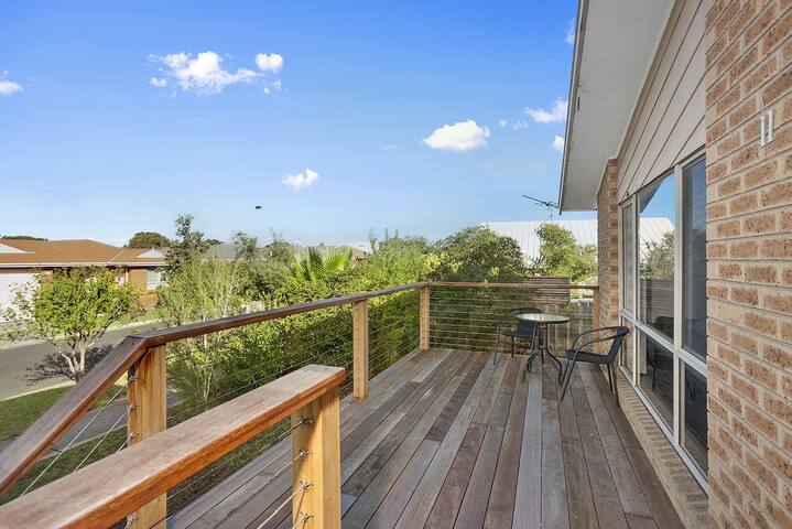 Holyhead On Whites Beach 11 gallery image 2