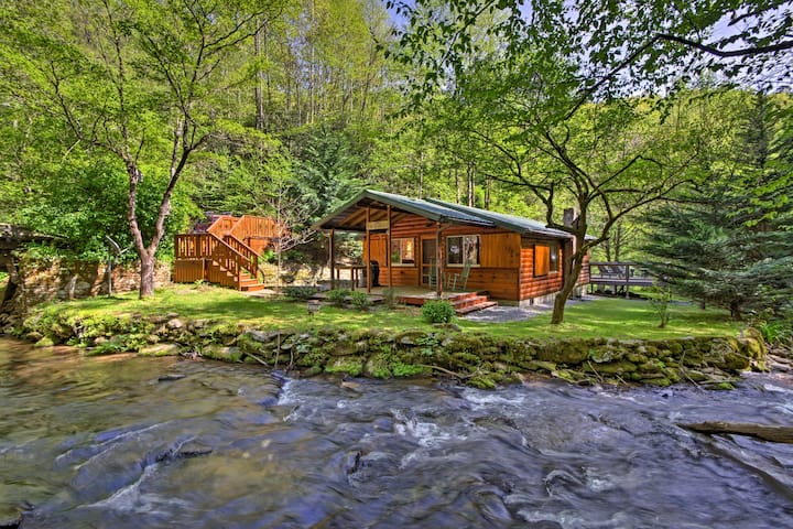 Fire Pit & Creekside Relaxation! Bryson City Cabin - Cherokee, NC