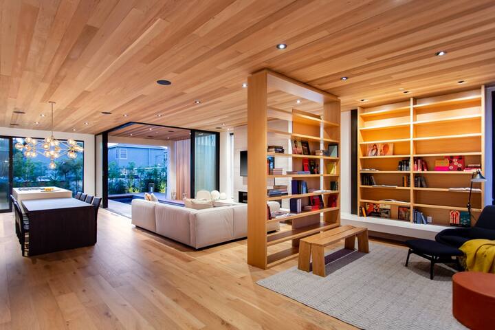 Chic Venice Beach House with Private Pool gallery image 2