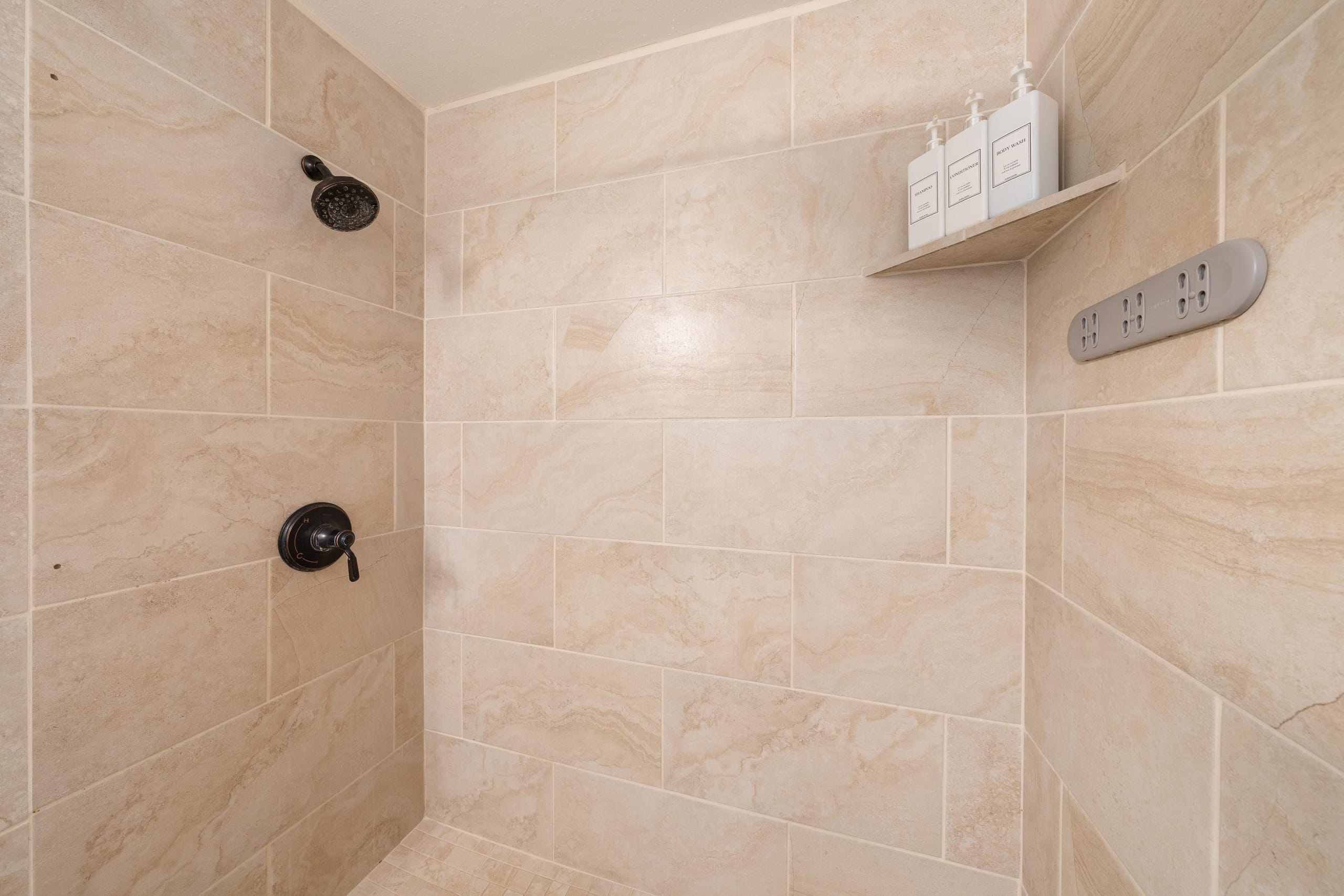 Condo in Kihei · ★4.92 · 1 bedroom · 1 bed · 1 private bath - Image 24