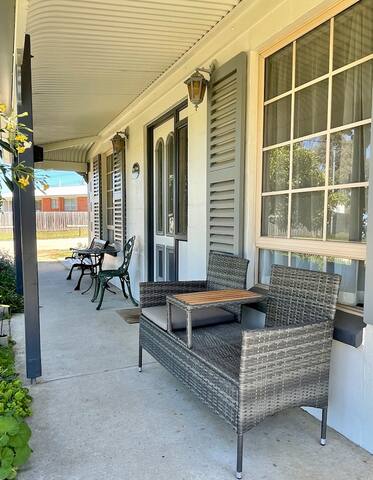 3 Bedroom Attic Spa Cottage – Adjacent the Beach gallery image 4