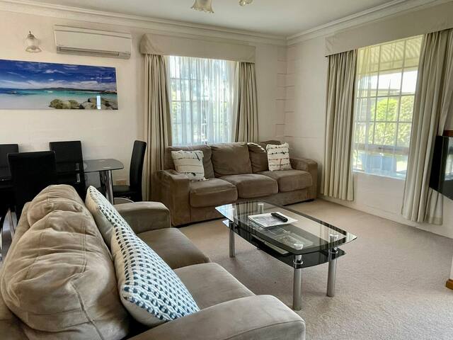 3 Bedroom Attic Spa Cottage – Adjacent the Beach gallery image 3