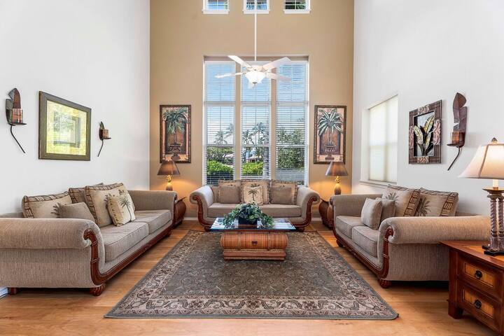 Spacious Corner Unit | Concierge Included | w/ AC