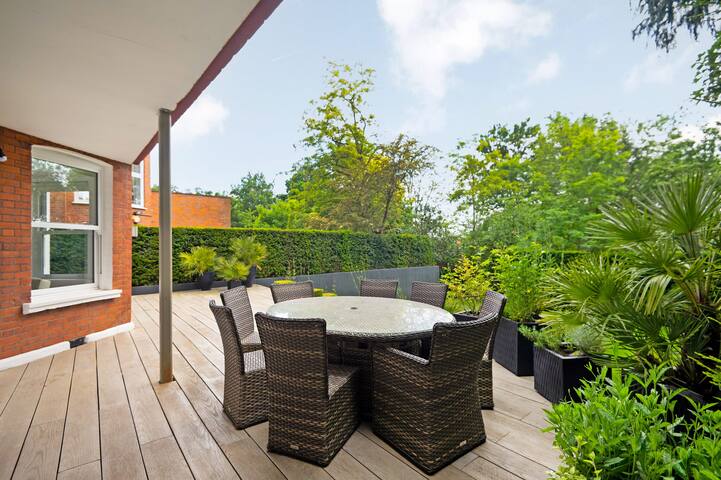 Garden 3 bed Hampstead -by Out of Office Lifestyle gallery image 3