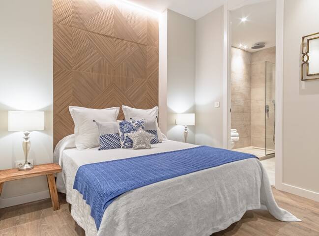 Stylish 3-Bedroom Apartment in Trendy Chueca gallery image 5