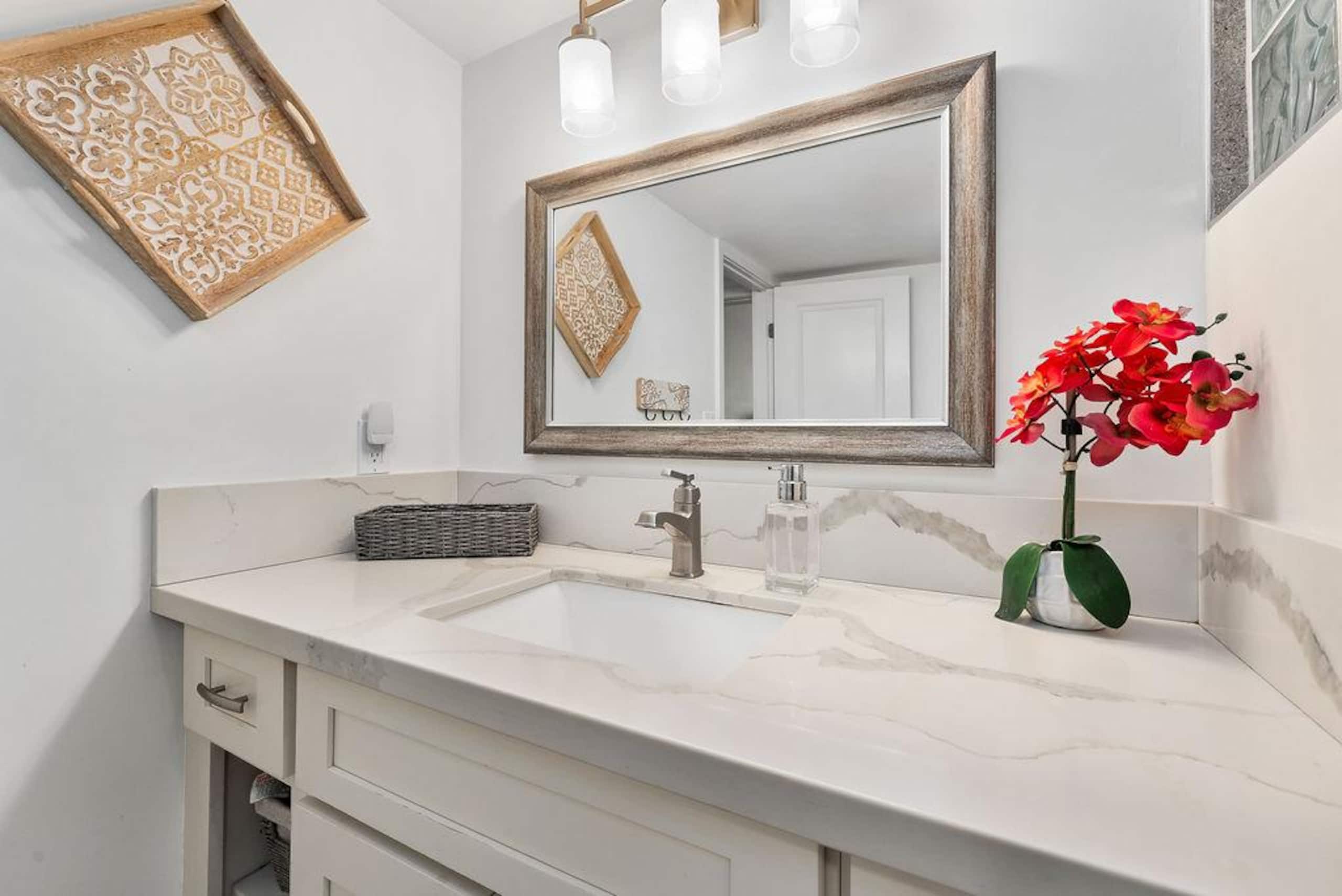 Condo in Kihei · ★4.95 · 2 bedrooms · 2 beds · 2 private baths - Image 25